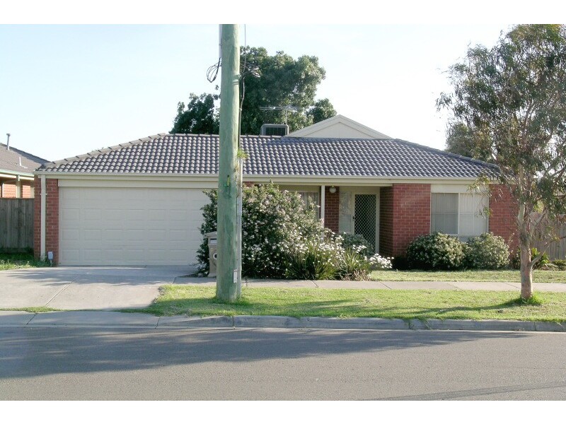 2 Grand Arch Way, Berwick VIC 3806