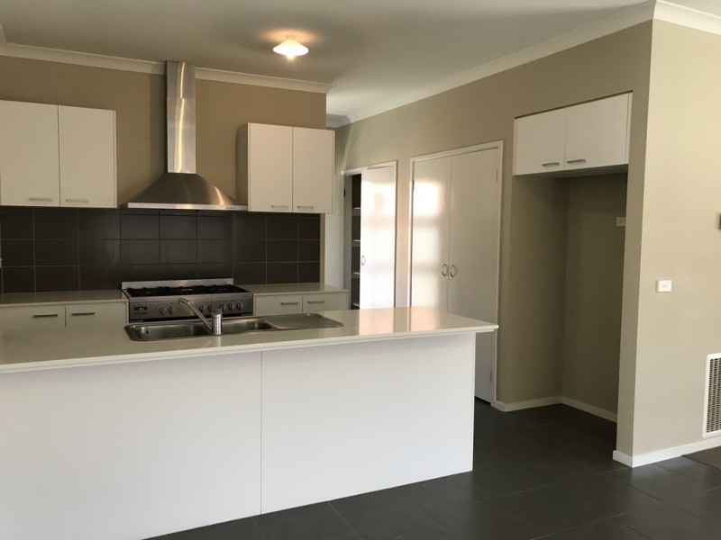 37 Goulburn Street, Cranbourne East VIC 3977