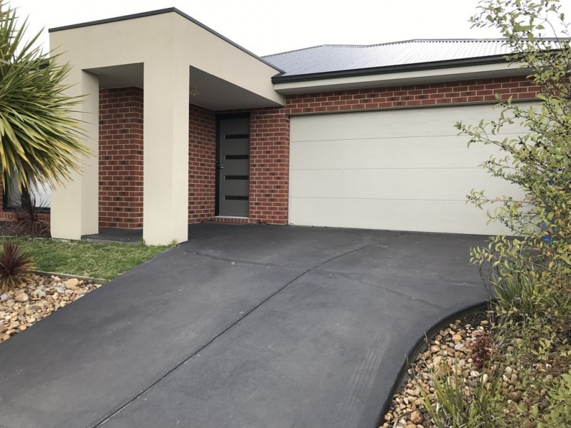 37 Goulburn Street, Cranbourne East VIC 3977