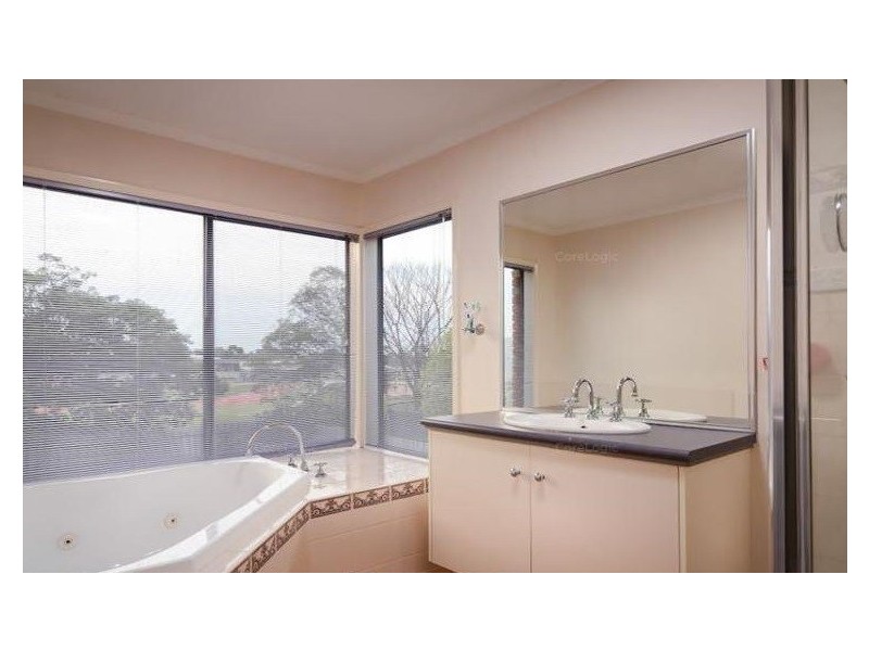 6 Padstow Court, Narre Warren South VIC 3805