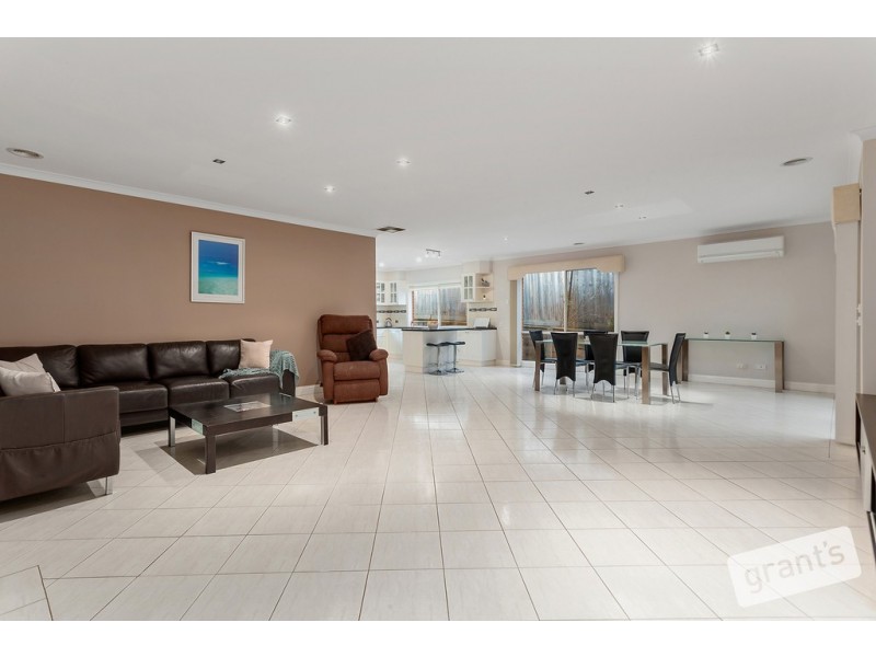 83 Scenic Drive, Beaconsfield VIC 3807