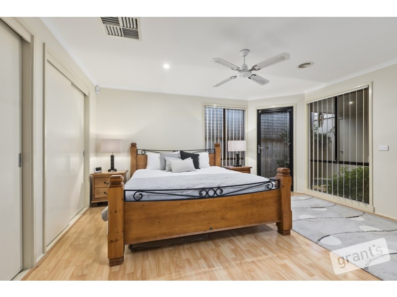 8 Wilona Way, Berwick VIC 3806