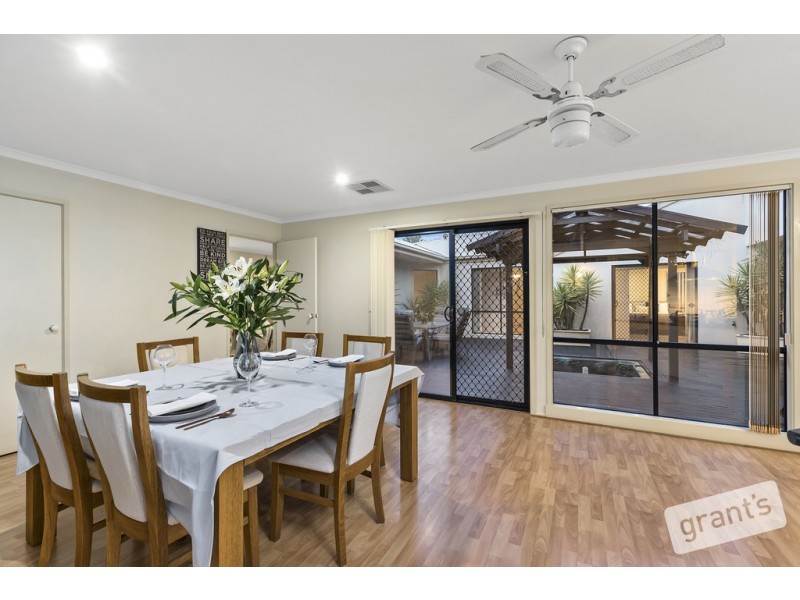 8 Wilona Way, Berwick VIC 3806