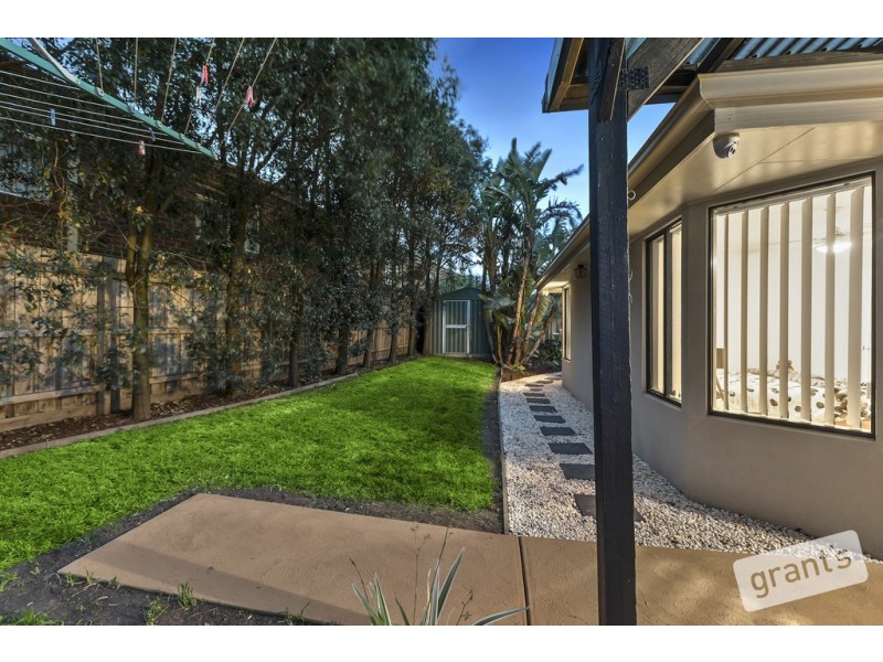 8 Wilona Way, Berwick VIC 3806