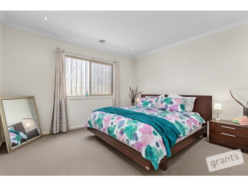 63 Cook Street, Drouin VIC 3818