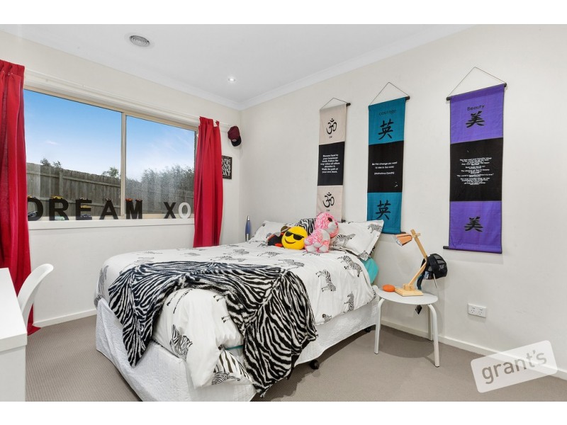 63 Cook Street, Drouin VIC 3818