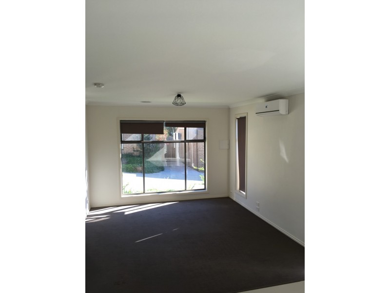 5/10-12 Innes Court, Berwick VIC 3806