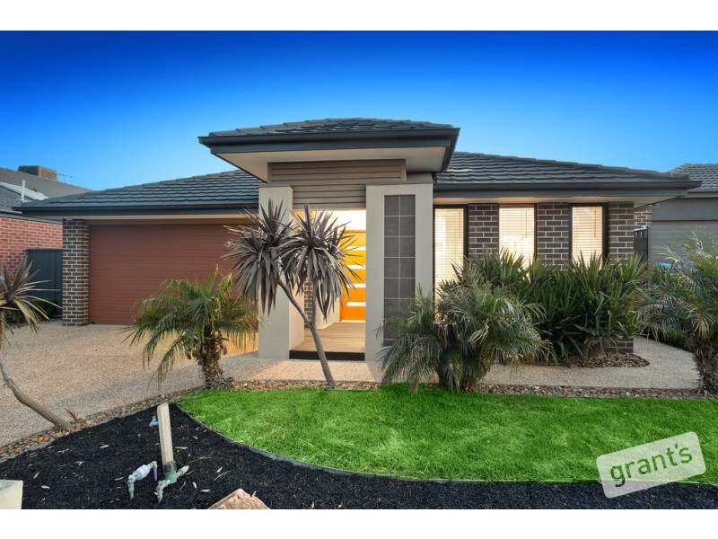 61 Sabel Drive, Cranbourne North VIC 3977