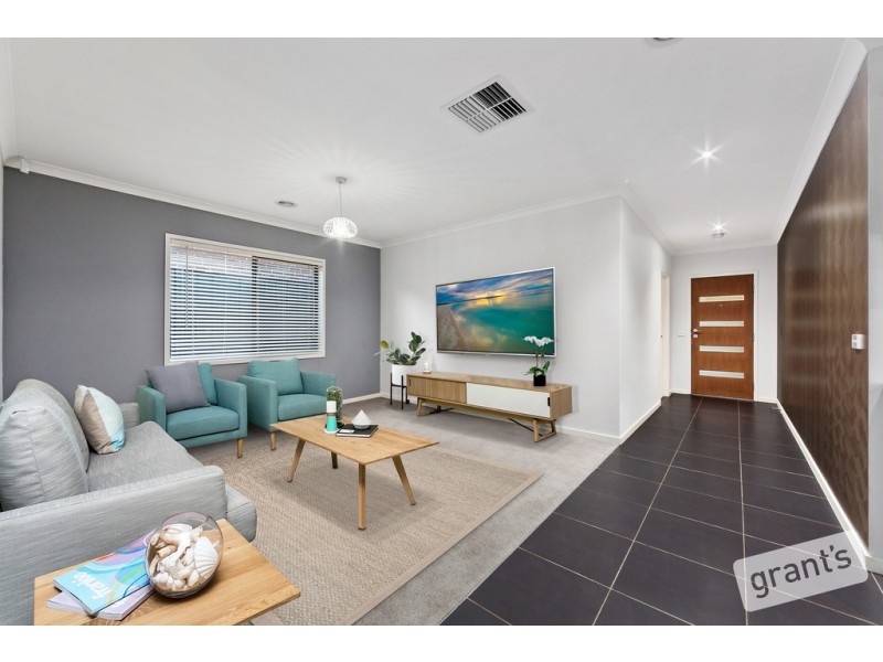 61 Sabel Drive, Cranbourne North VIC 3977