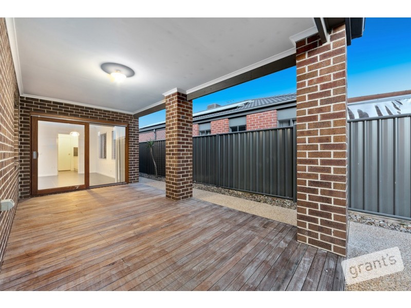 61 Sabel Drive, Cranbourne North VIC 3977