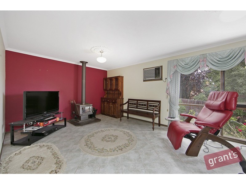 6 Heard Close, Berwick VIC 3806