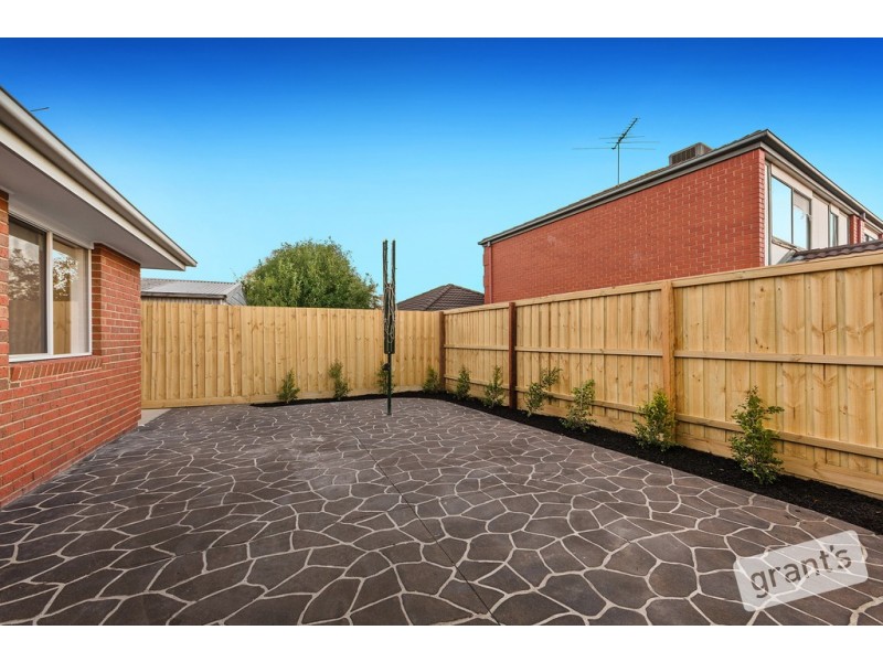 37 Lake View Drive, Narre Warren South VIC 3805