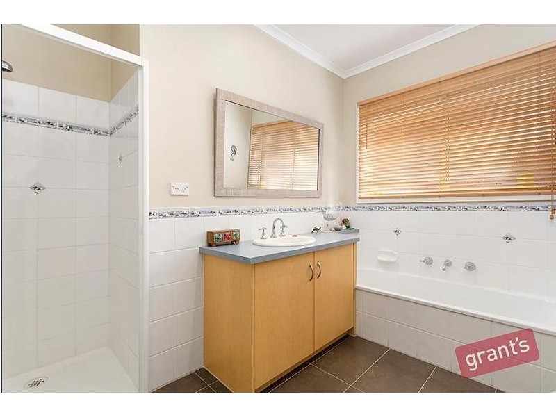 32 John Fisher Drive, Berwick VIC 3806