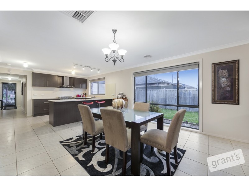 67 Chantenay Parade, Cranbourne North VIC 3977