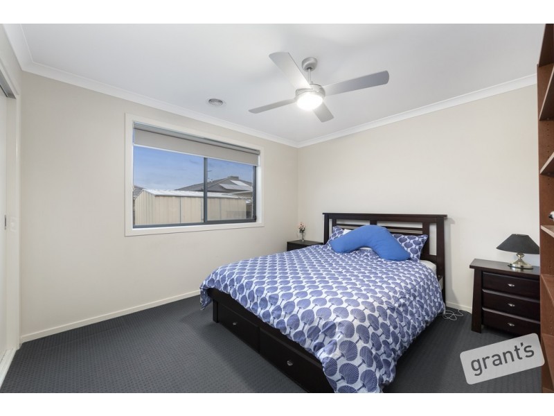 67 Chantenay Parade, Cranbourne North VIC 3977