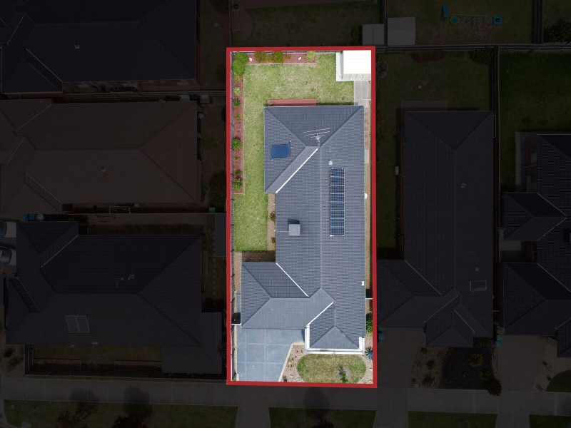 67 Chantenay Parade, Cranbourne North VIC 3977