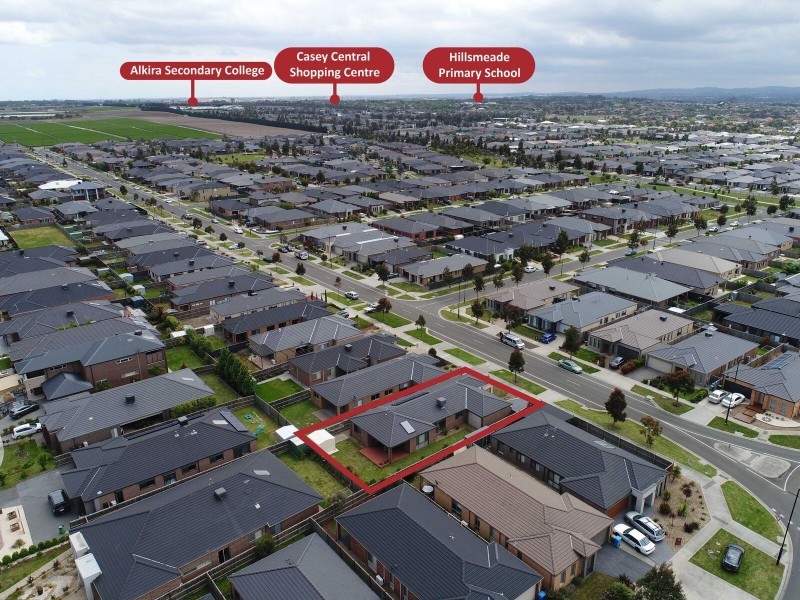 67 Chantenay Parade, Cranbourne North VIC 3977