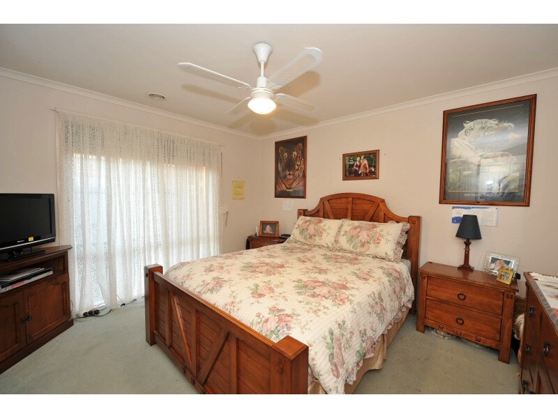 4 Claremont Glen, Berwick VIC 3806