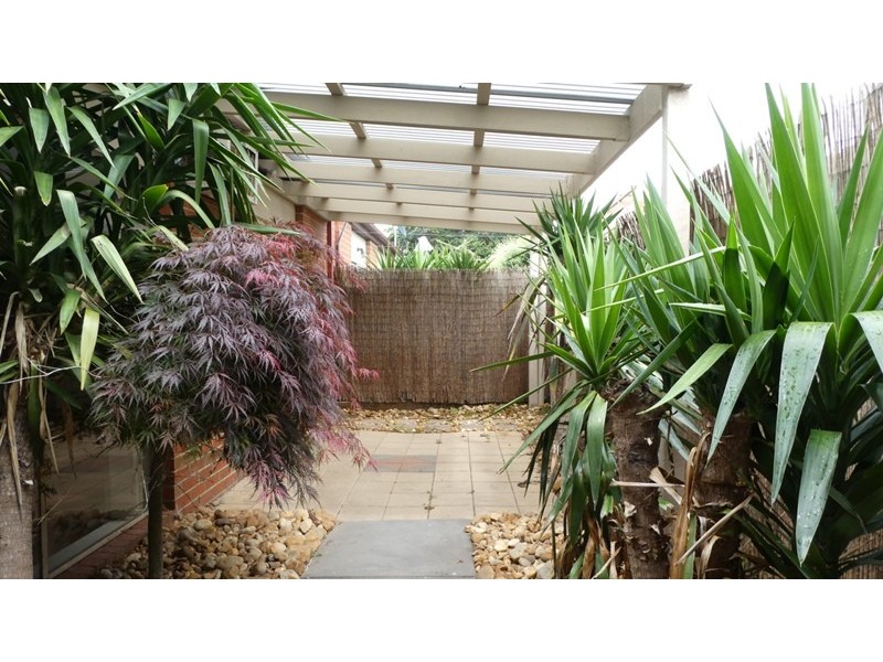 11 / 12 Grant Close, Berwick VIC 3806