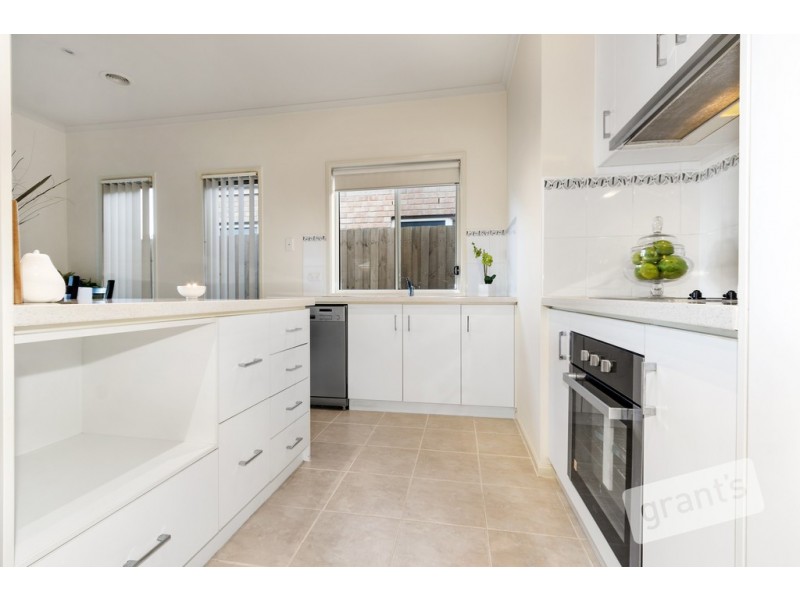 3/150 Avebury Drive, Berwick VIC 3806