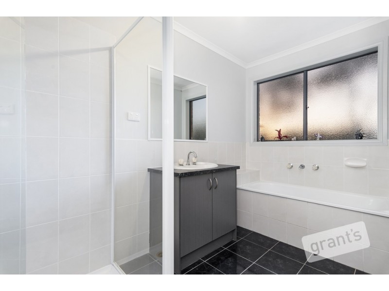 41 The Parkway, Pakenham VIC 3810