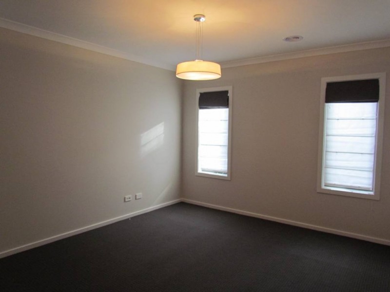 45 Chagall Parade, Clyde North VIC 3978