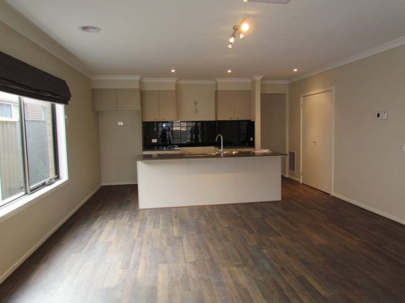 45 Chagall Parade, Clyde North VIC 3978