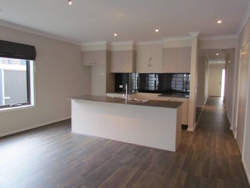 45 Chagall Parade, Clyde North VIC 3978