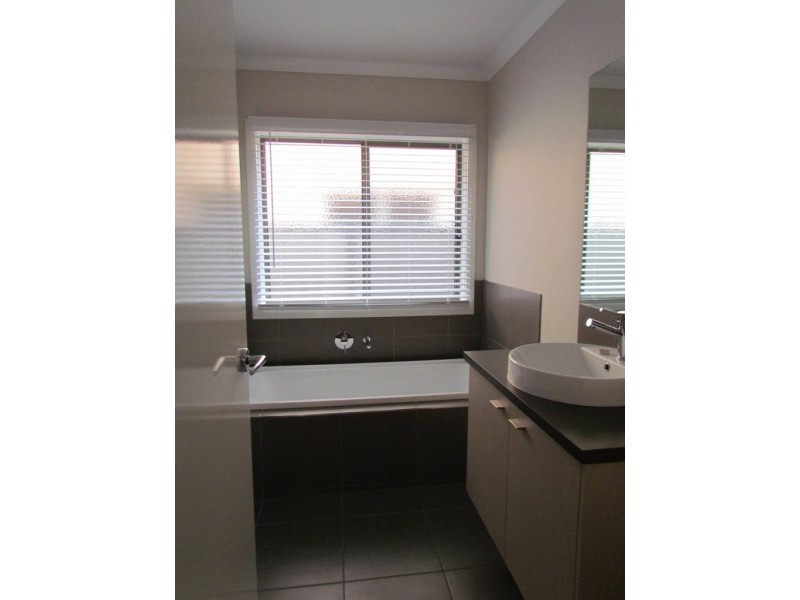 45 Chagall Parade, Clyde North VIC 3978