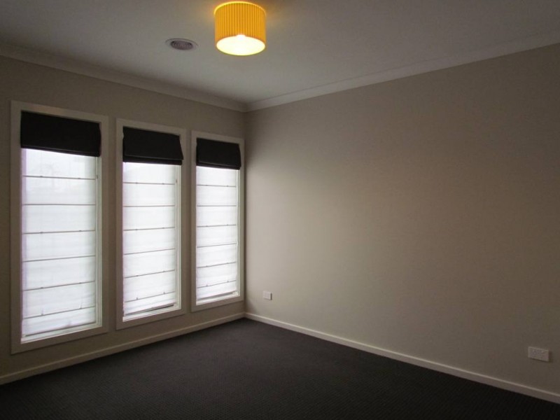 45 Chagall Parade, Clyde North VIC 3978