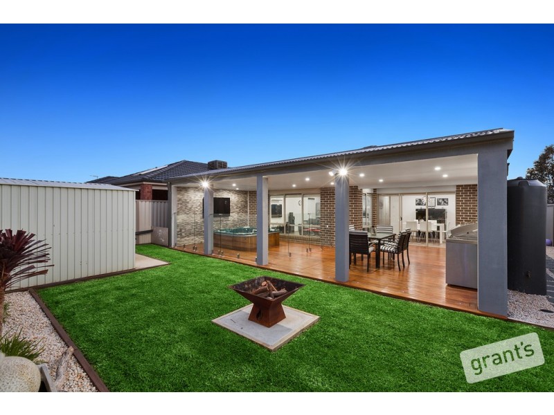 24 Cockatoo Road, Pakenham VIC 3810