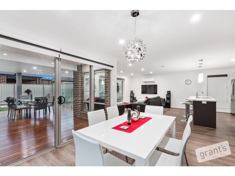 24 Cockatoo Road, Pakenham VIC 3810