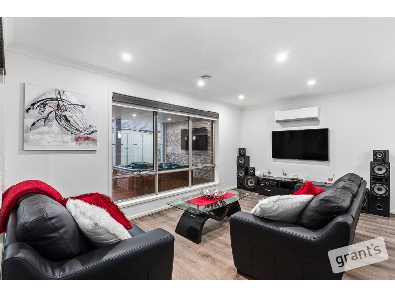 24 Cockatoo Road, Pakenham VIC 3810