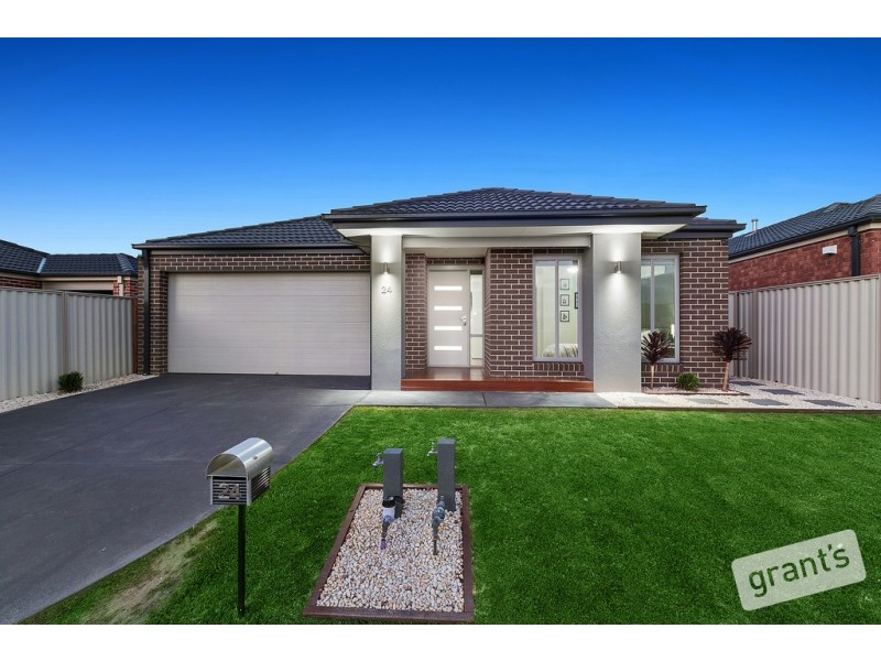 24 Cockatoo Road, Pakenham VIC 3810