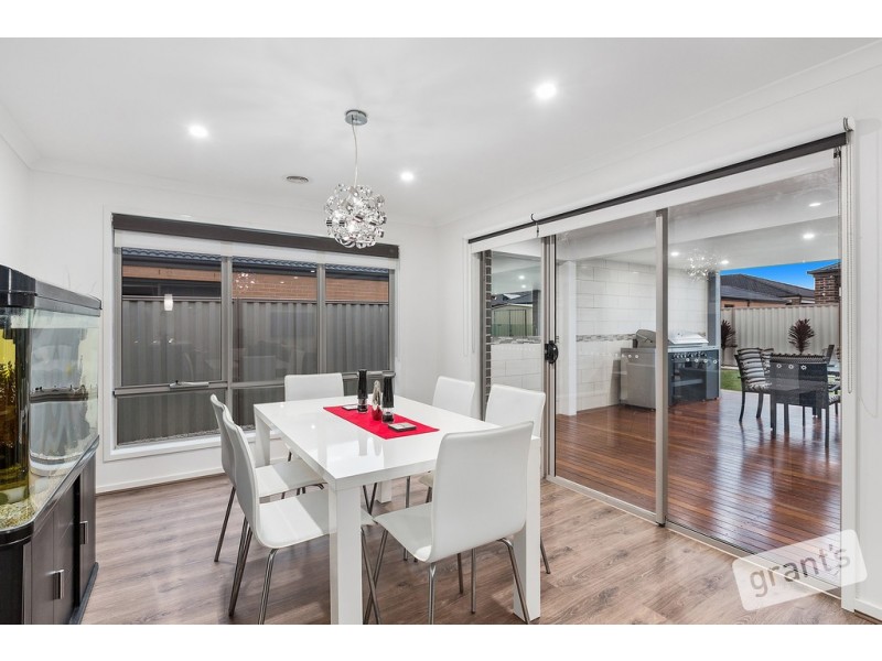 24 Cockatoo Road, Pakenham VIC 3810