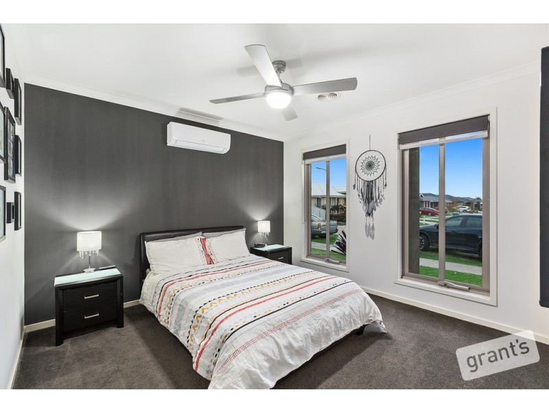 24 Cockatoo Road, Pakenham VIC 3810