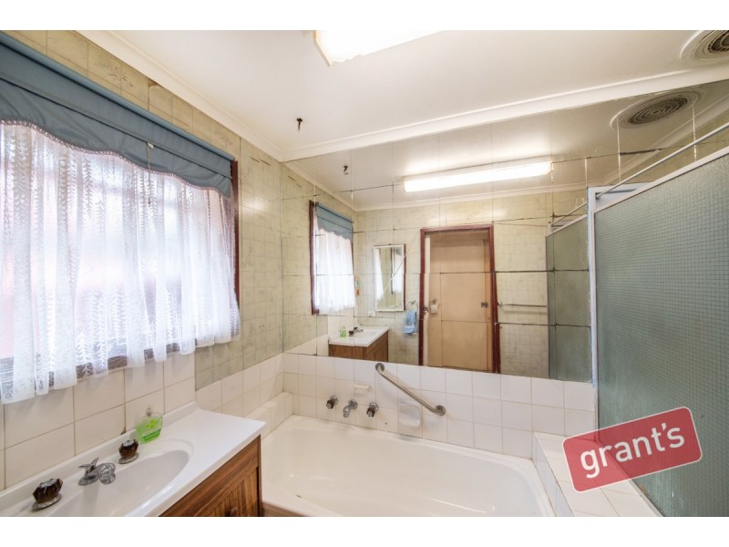 20 Village Drive, Hampton Park VIC 3976