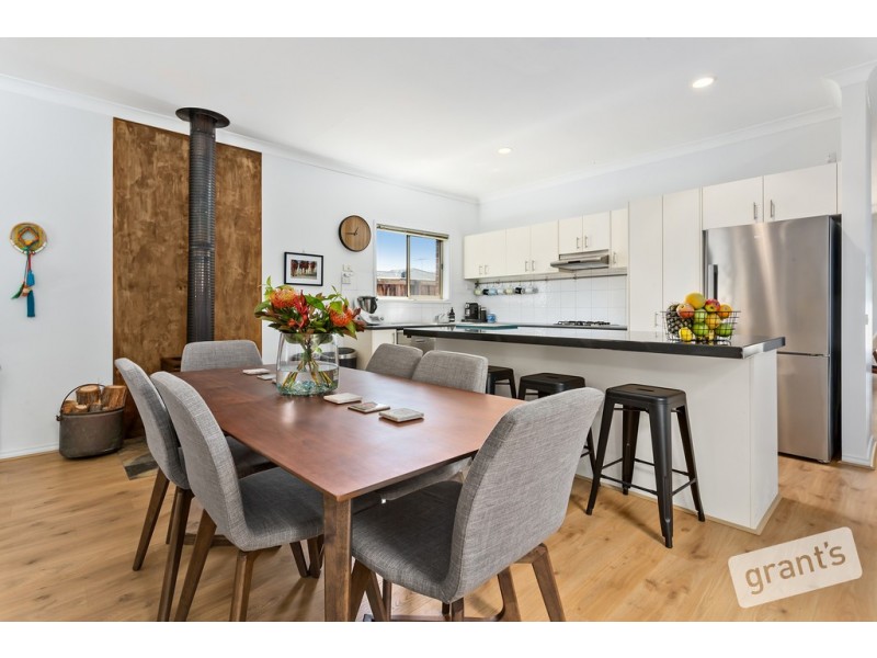 30/12 Grant Close, Berwick VIC 3806