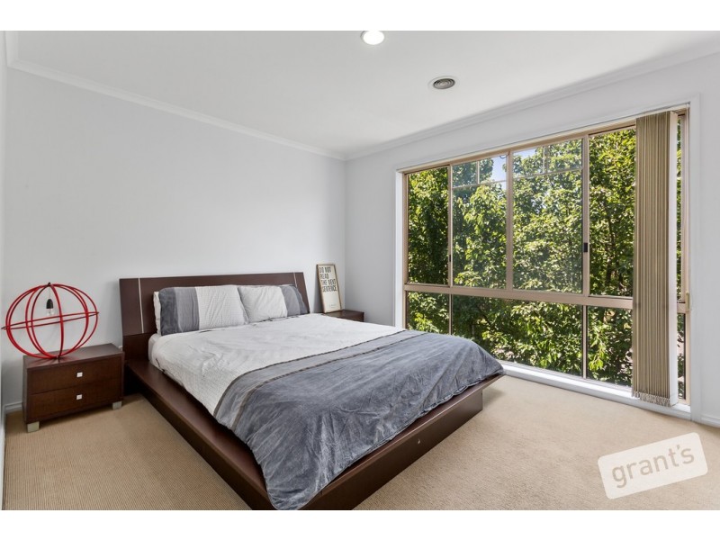 30/12 Grant Close, Berwick VIC 3806