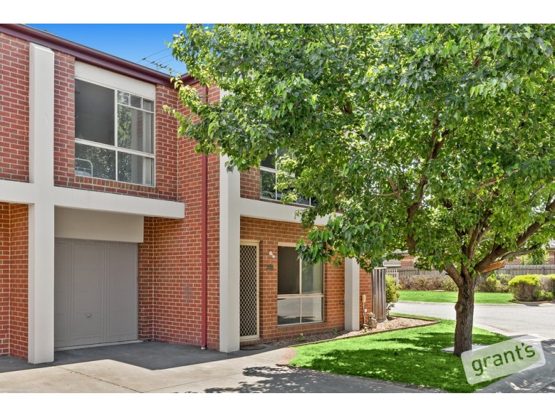 30/12 Grant Close, Berwick VIC 3806