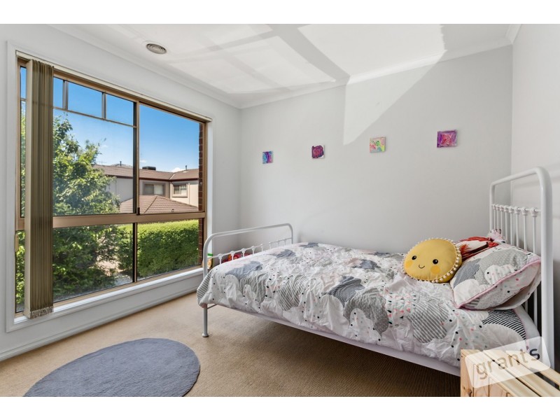 30/12 Grant Close, Berwick VIC 3806