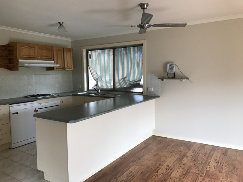 88 Amberly Park Drive, Narre Warren South VIC 3805