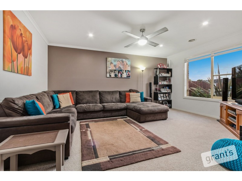 12 Ashmore Avenue, Narre Warren South VIC 3805