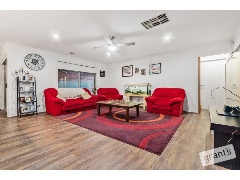 12 Ashmore Avenue, Narre Warren South VIC 3805