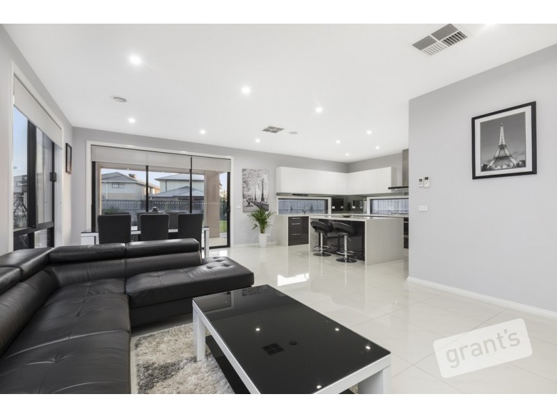 32 Lemongrove Way, Berwick VIC 3806