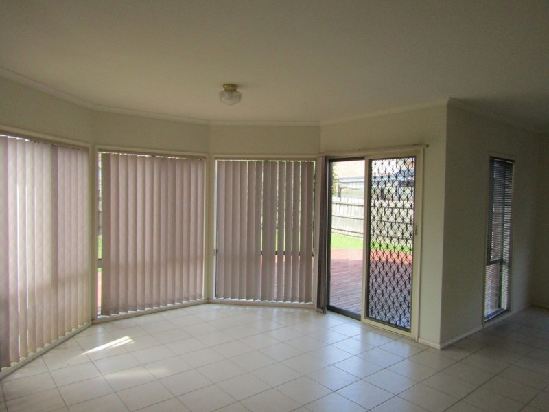 17 Bounty Way, Berwick VIC 3806