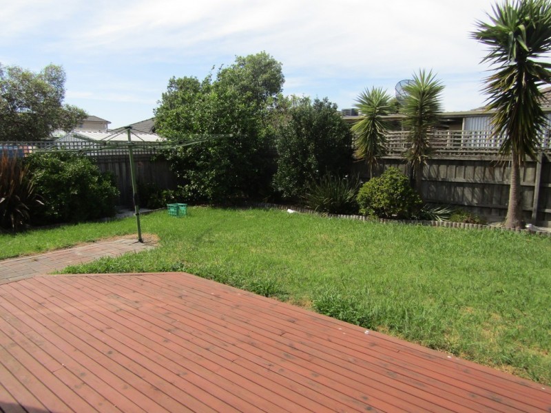 17 Bounty Way, Berwick VIC 3806