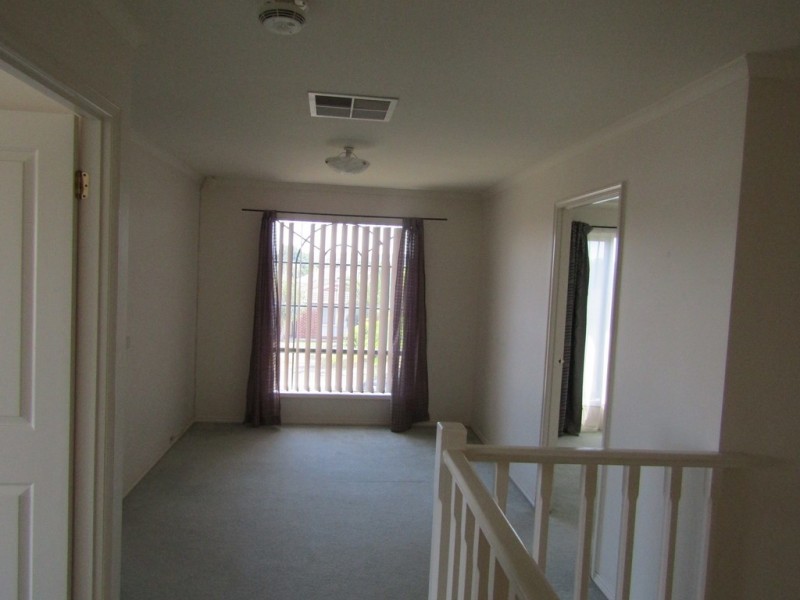 17 Bounty Way, Berwick VIC 3806