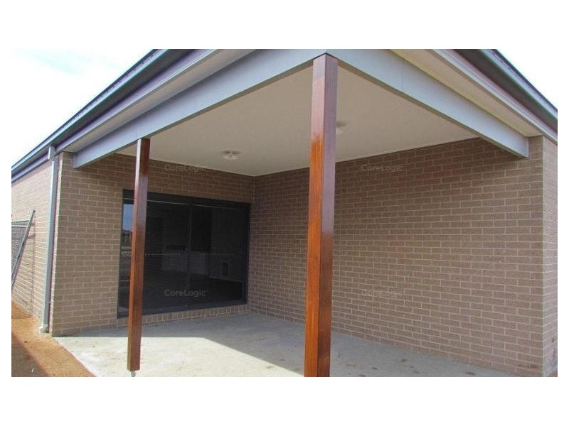 25 Maeve Crt, Clyde North VIC 3978