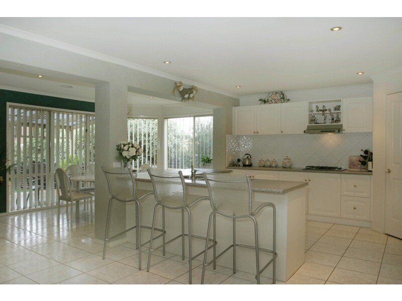 17 Pembury Court, Narre Warren South VIC 3805